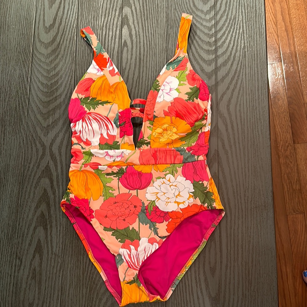 Trina Turk Swimsuit- New with tags 🌴🌴🌴